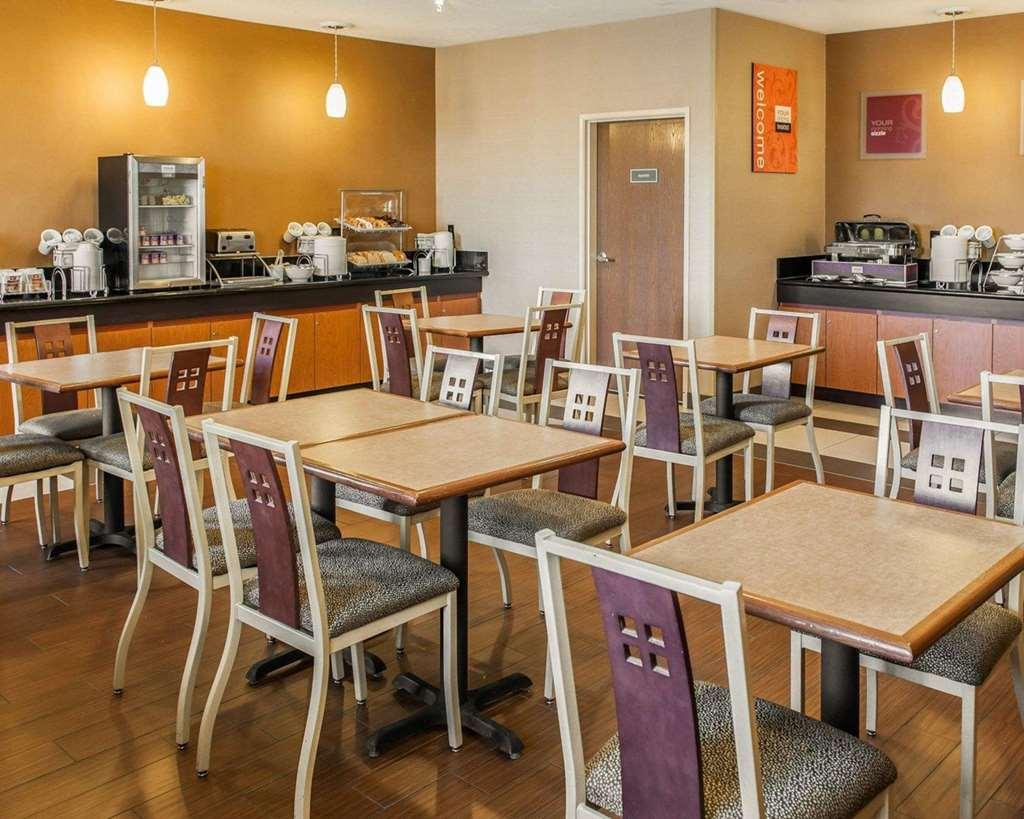 Spark By Hilton Indianapolis Northeast פישרס מסעדה תמונה